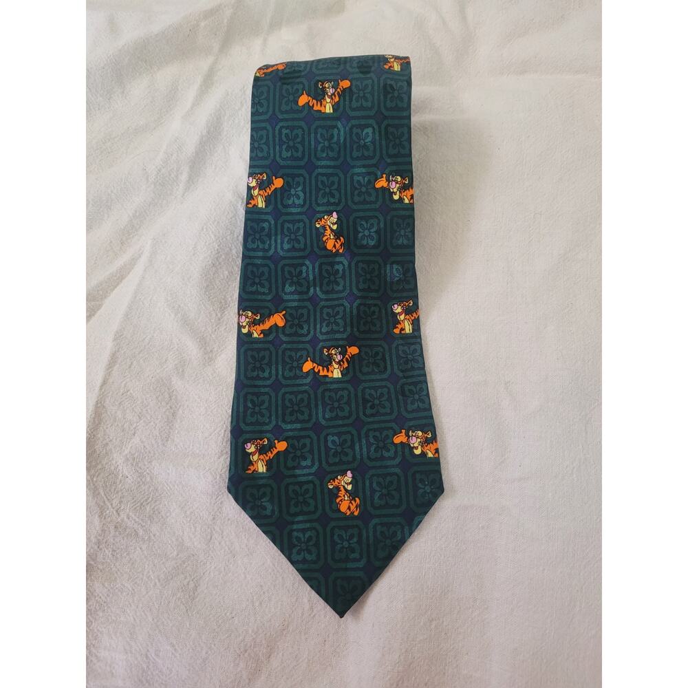 Disney Tigger Silk Tie 59" x 4" Made in Korea Winnie the Pooh Character Print